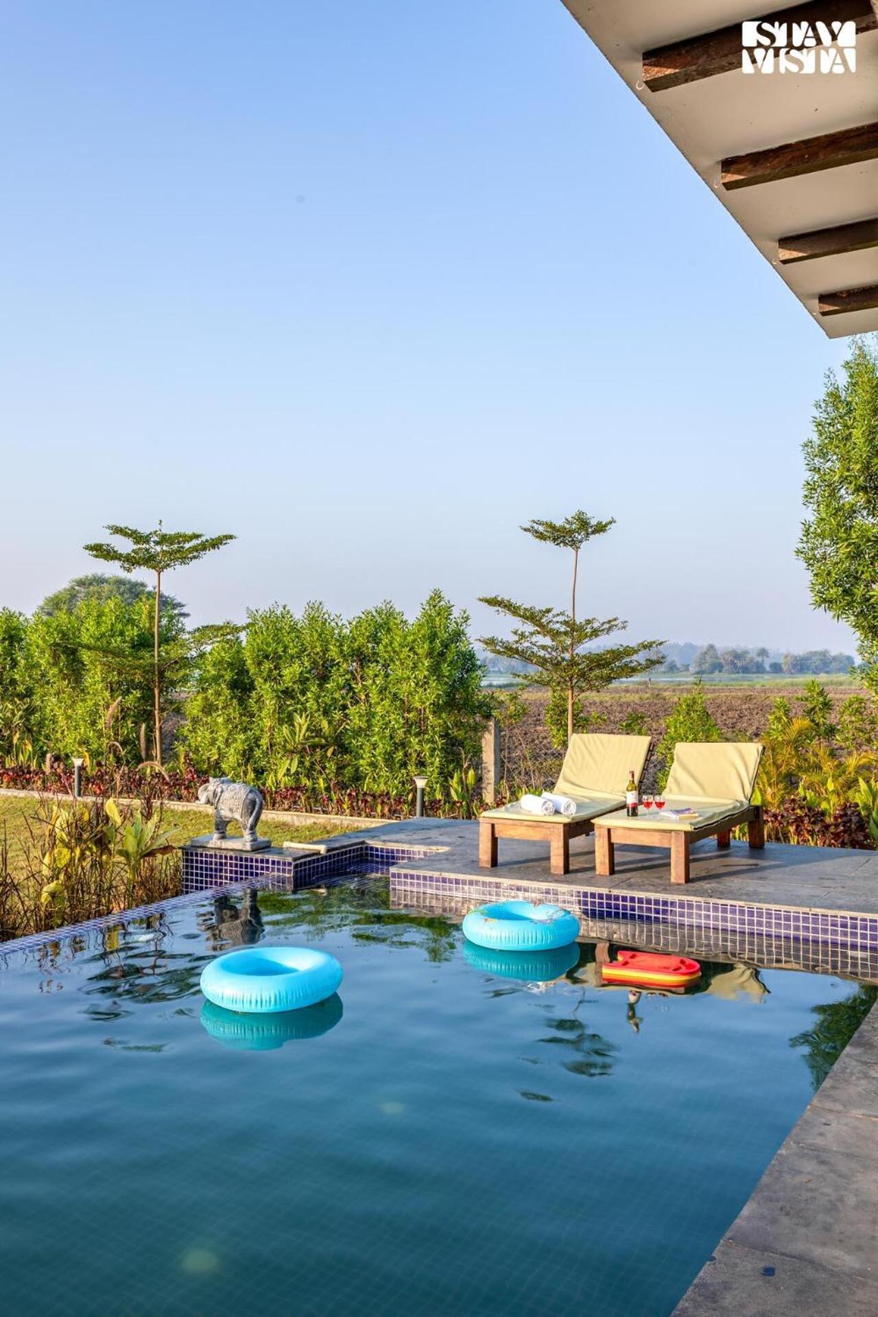 Stayvista At Lotus By The Lake With Pool, Bbq & Lawn Indaur Kültér fotó