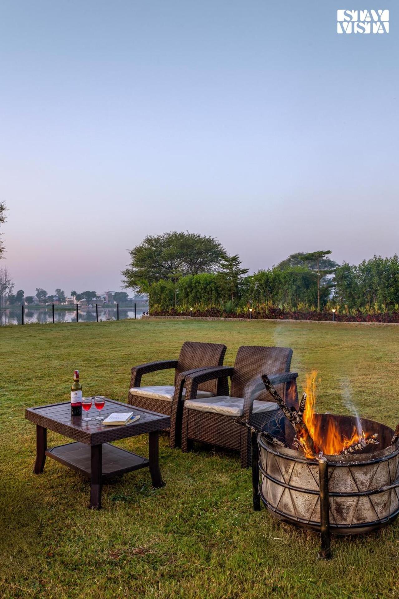 Stayvista At Lotus By The Lake With Pool, Bbq & Lawn Indaur Kültér fotó