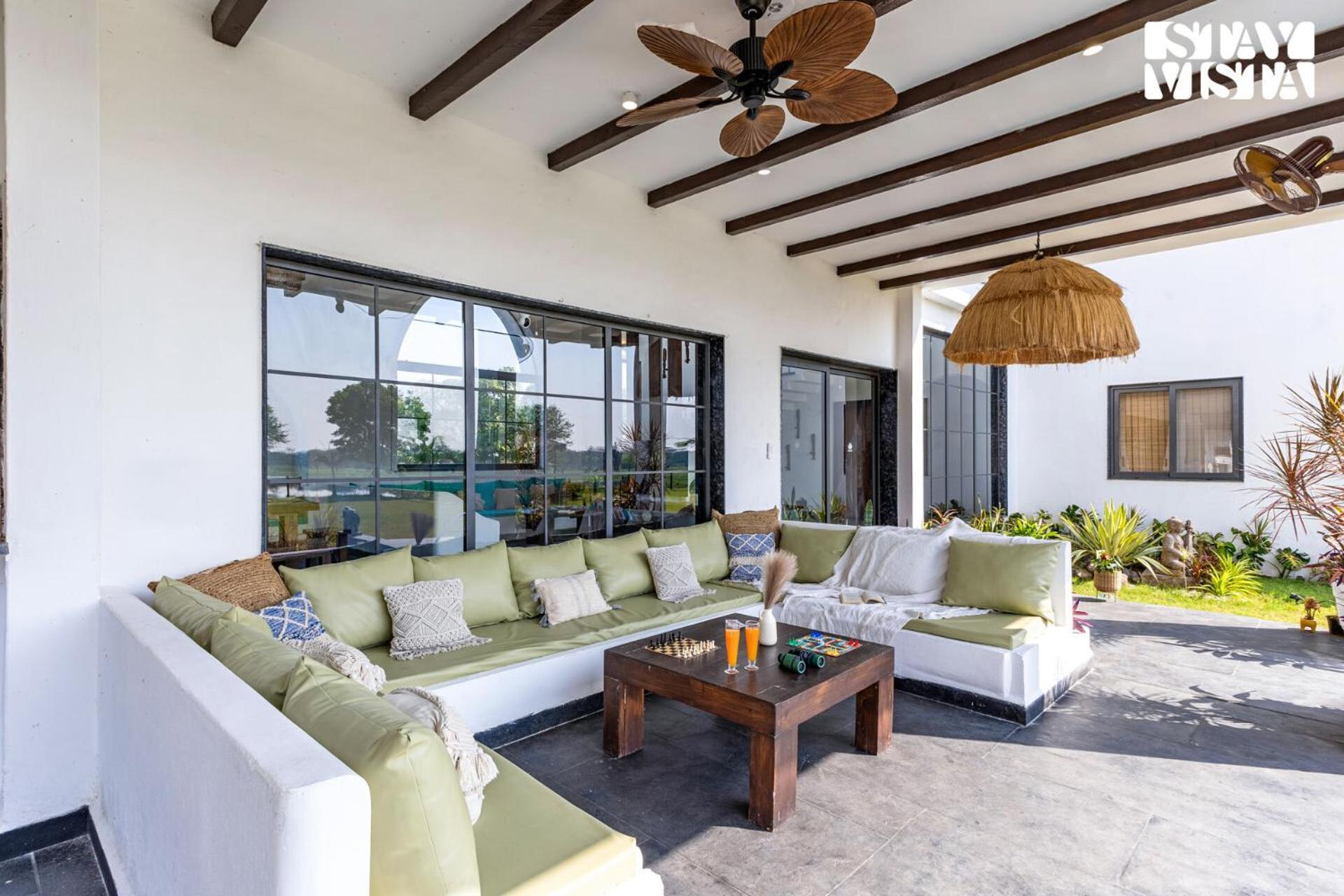 Stayvista At Lotus By The Lake With Pool, Bbq & Lawn Indaur Kültér fotó